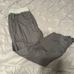 Lightweight, linen capris.